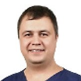 Врач Иванов Роман Марсилович