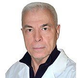 Врач Хохряков Владимир Иванович
